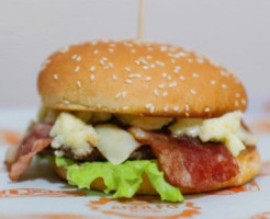 Adolfo burger food