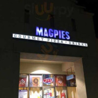 Magpies Gourmet Pizza food