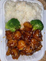 Lees Chinese Kitchen food