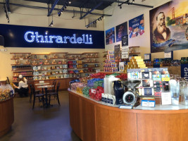 Ghirardelli Chocolate Outlet Ice Cream Shop outside