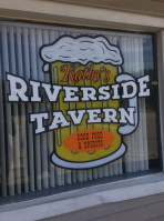 Riverside Tavern inside