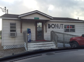 Donut Shop outside