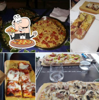 Alberto's Pizza Cerenova food