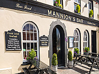 Mannions Seafood Bar Restaurant outside