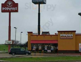 Popeyes Louisiana Kitchen outside