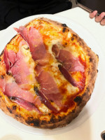 Trattoria Pizzeria Strike Di Vittorio Cardone food