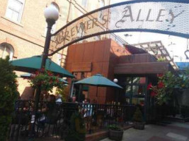 Brewer's Alley outside