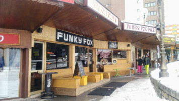 Funky Fox 1650 food