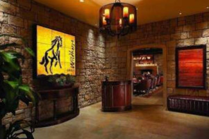 Wildhorse Grill, Lounge outside