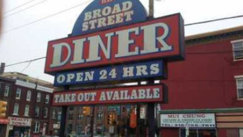 Broad Street Diner outside