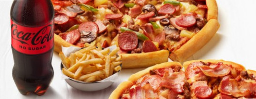 Pizza Hut Beerwah food