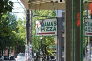 Hot Mama's Pizza outside