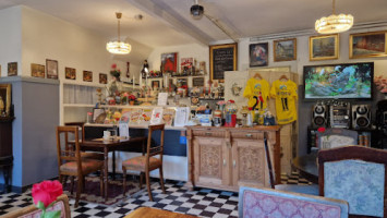 Cafe' Saga Hobro inside
