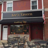Joe's Tavern inside