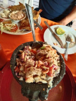 Palapa Familiar La Lupita food