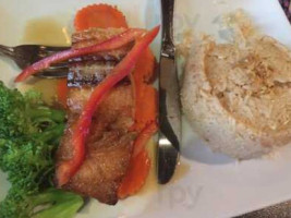 Koon Thai Kitchen food