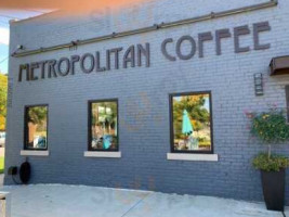 Metropolitan Coffee outside