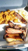 Tommy's Barbecue food