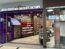 Rocky Mountain Chocolate Factory outside