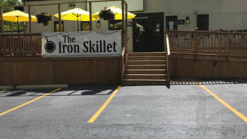 The Iron Skillet outside