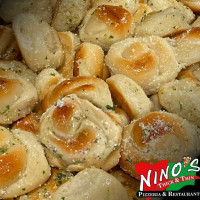 Nino's Pizzeria food