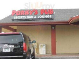 Porky's Pub Sports Lounge outside