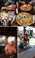 Loris &pizzeria food