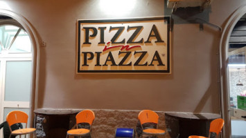 Pizza In Piazza inside