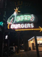 Beep's Burgers outside