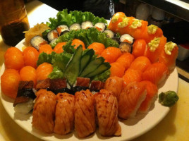 Hangiri Sushi Bar food