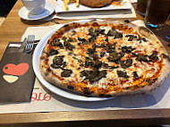 Pizzeria Amore food