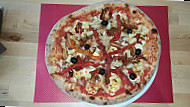 Pizza Galli food