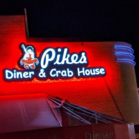 Pikes Cinema And Grille food
