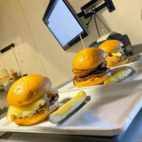 Lunchbox Lab Burgers, Shakes And food