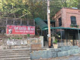 Grateful Head Pizza Oven And Beer Garden outside