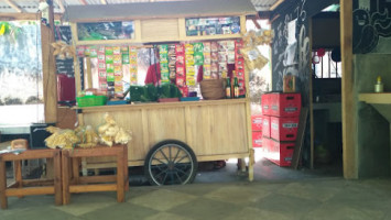 Gajah Oling Local Coffee food
