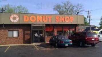 Great American Donut Shop outside