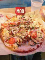 Mod Pizza food