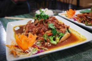 Ta-khrai Thai Cafe food