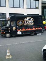 Style your Burger outside