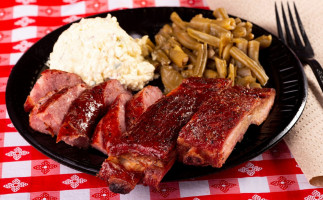 Harmon's Barbecue food