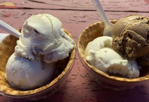 Two Scoops Creamery Lake Norman food