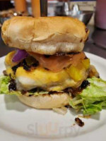 Dave's Gourmet Burgers And More food