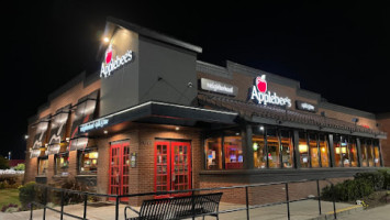 Applebee's outside