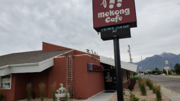 Mekong Cafe Thai Seafood inside