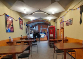 Pizzeria Vecchio Borgo inside