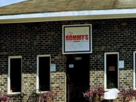Rommy's Cuisine inside