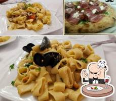 Vittorio Emanuele Pizzeria food