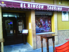 El Rincon Taurino inside