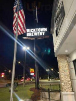 Bricktown Brewery inside